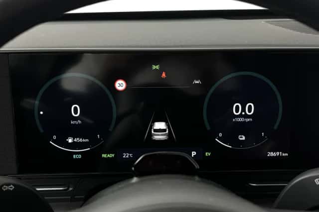 Hyundai Kona (2025) thumbnail 4