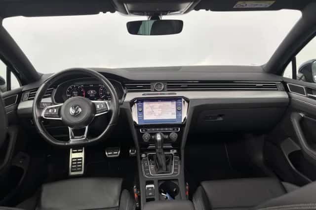 Volkswagen Passat (2019) thumbnail 3