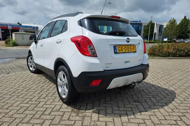 Opel Mokka (2015) thumbnail 3
