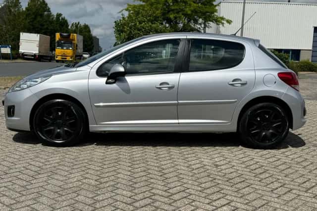 Peugeot 207 (2009) thumbnail 5