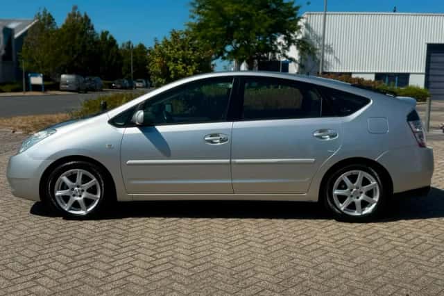 Toyota Prius (2007) thumbnail 2