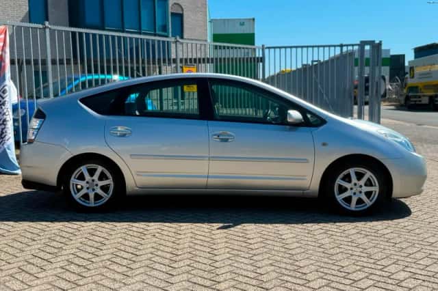 Toyota Prius (2007) thumbnail 3