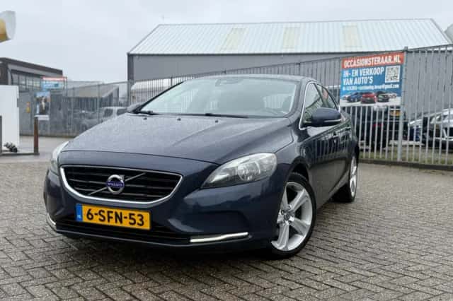 Volvo V40 (2013) thumbnail 1