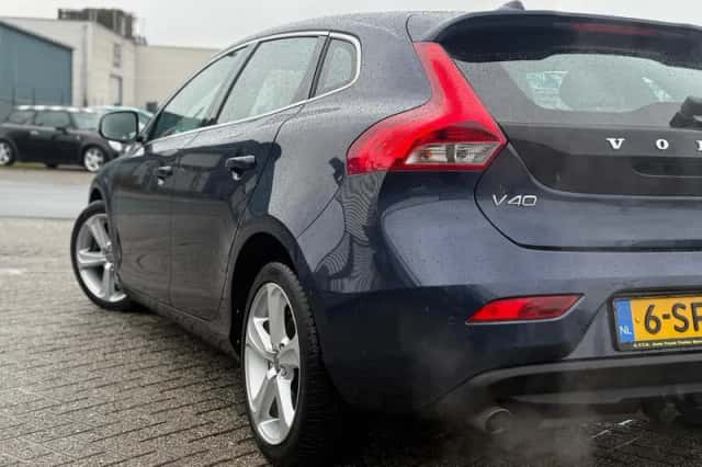 Volvo V40 (2013) thumbnail 3