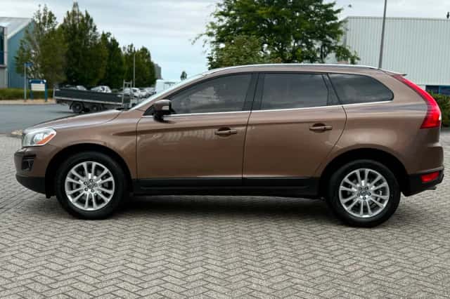Volvo XC60 (2010) thumbnail 5