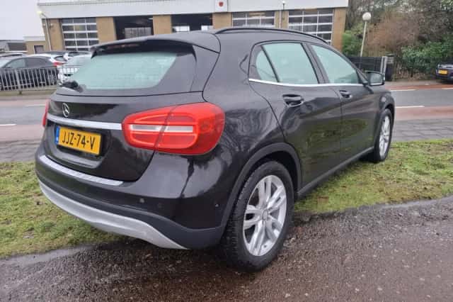 Mercedes-Benz GLA (2014) thumbnail 5