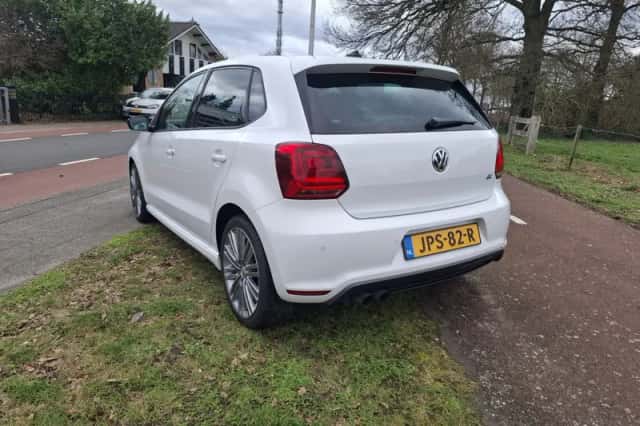 Volkswagen Polo (2014) thumbnail 6