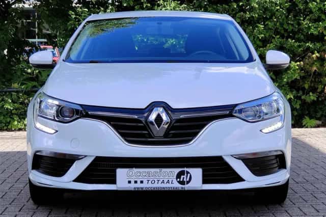 Renault Mégane (2017) thumbnail 2