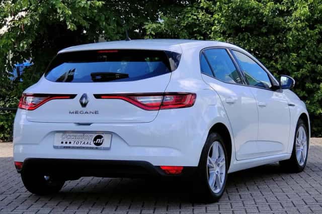 Renault Mégane (2017) thumbnail 6