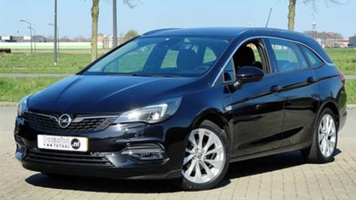 Opel Astra (2020) — foto 1