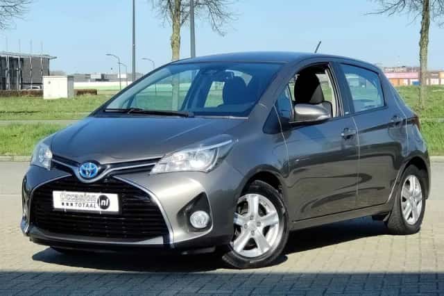 Toyota Yaris (2016) thumbnail 1