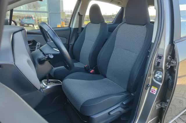 Toyota Yaris (2016) thumbnail 12