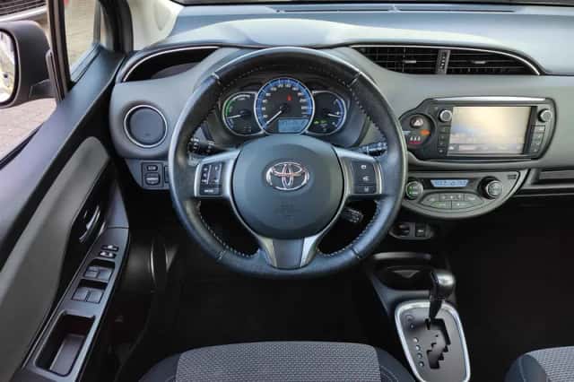 Toyota Yaris (2016) thumbnail 14