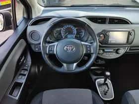 Toyota Yaris (2016) thumbnail 14