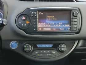 Toyota Yaris (2016) thumbnail 16