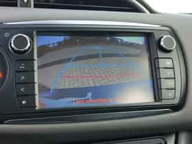 Toyota Yaris (2016) thumbnail 17
