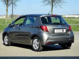 Toyota Yaris (2016) thumbnail 4