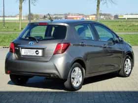 Toyota Yaris (2016) thumbnail 6
