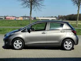 Toyota Yaris (2016) thumbnail 7