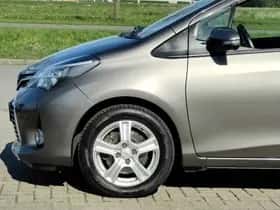 Toyota Yaris (2016) thumbnail 8