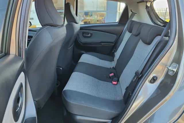Toyota Yaris (2016) thumbnail 10