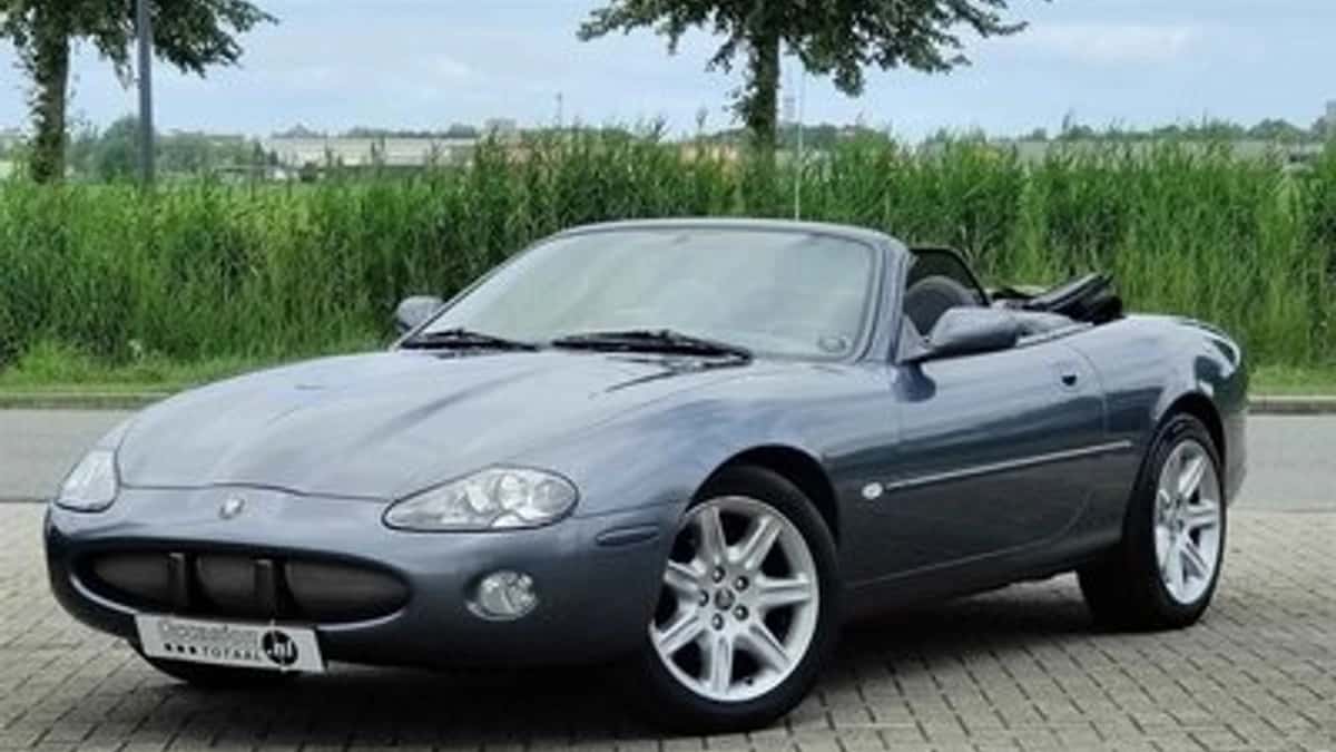Jaguar XK8 (1997) — foto 1