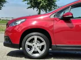 Peugeot 2008 (2017) thumbnail 8