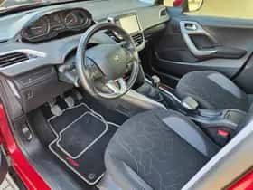 Peugeot 2008 (2017) thumbnail 9