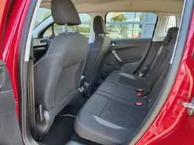 Peugeot 2008 (2017) thumbnail 10