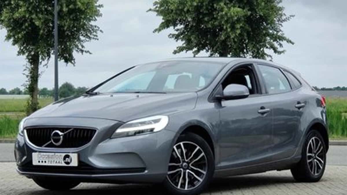 Volvo V40 (2019) — foto 1