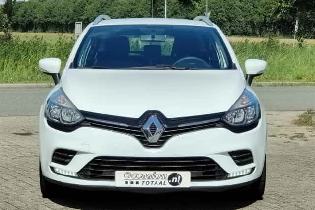 Renault Clio (2018) thumbnail 2