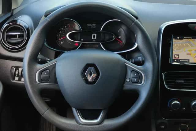 Renault Clio (2018) thumbnail 14