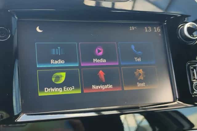 Renault Clio (2018) thumbnail 16