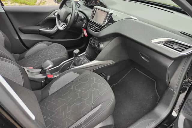 Peugeot 2008 (2018) thumbnail 11