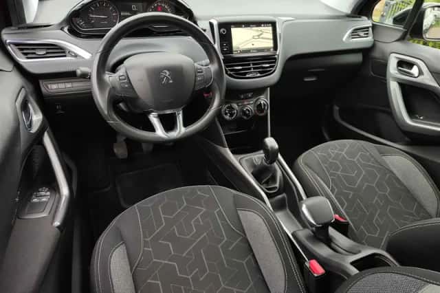 Peugeot 2008 (2018) thumbnail 13