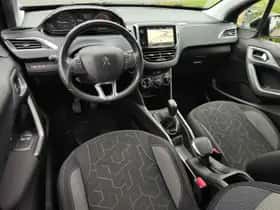 Peugeot 2008 (2018) thumbnail 13