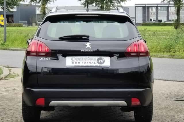 Peugeot 2008 (2018) thumbnail 5