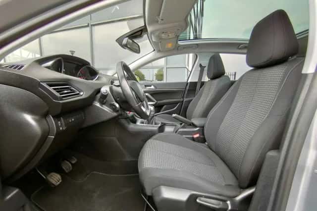 Peugeot 308 (2018) thumbnail 16