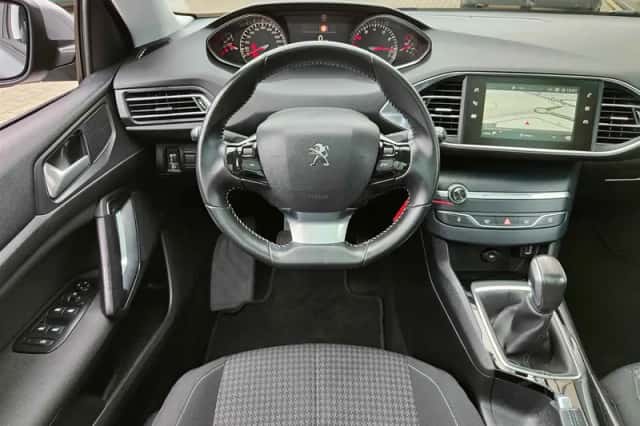 Peugeot 308 (2018) thumbnail 17