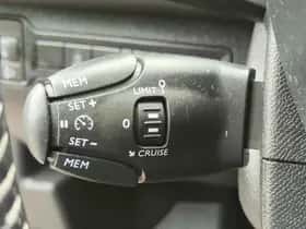 Peugeot 308 (2018) thumbnail 22