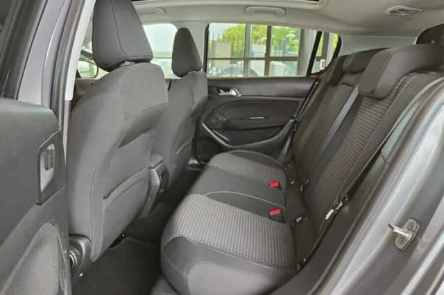 Peugeot 308 (2018) thumbnail 9