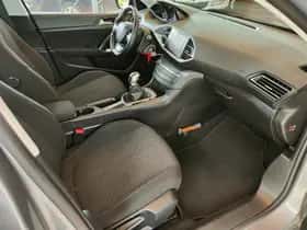 Peugeot 308 (2018) thumbnail 10