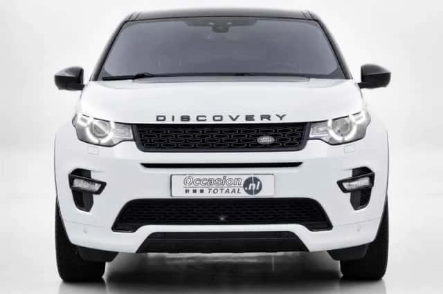 Land Rover Discovery Sport (2017) thumbnail 2