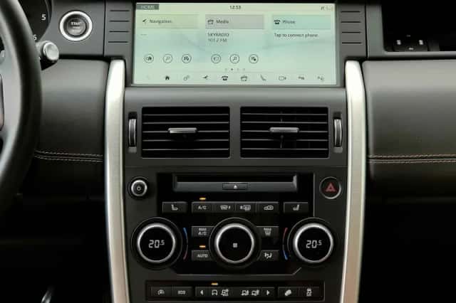 Land Rover Discovery Sport (2017) thumbnail 21