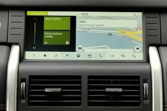 Land Rover Discovery Sport (2017) thumbnail 22