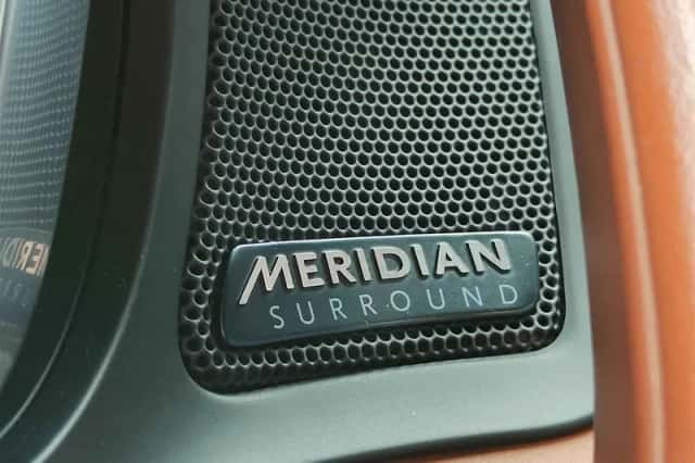 Land Rover Discovery Sport (2017) thumbnail 25