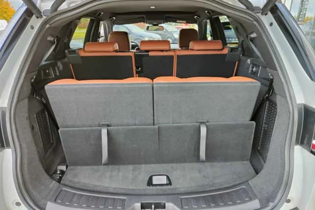 Land Rover Discovery Sport (2017) thumbnail 29