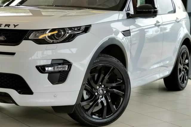 Land Rover Discovery Sport (2017) thumbnail 7