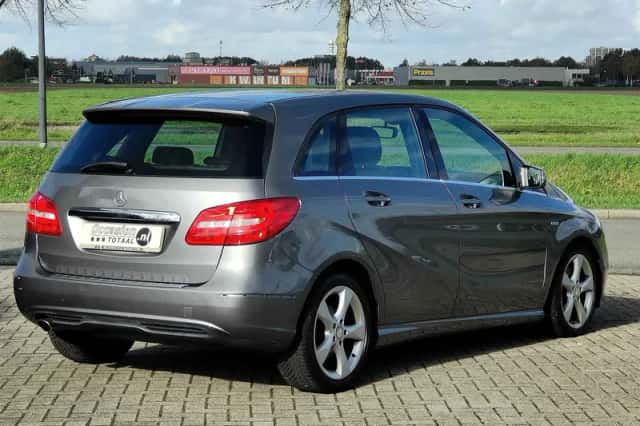 Mercedes-Benz B-Klasse (2012) thumbnail 6