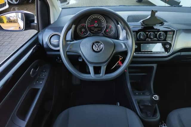 Volkswagen Up! (2019) thumbnail 14
